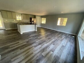 4240 Rodstol Ln SE in Port Orchard, WA - Building Photo - Building Photo