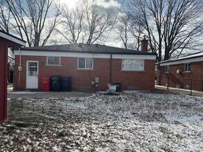 5309 Grovedale St in Roseville, MI - Building Photo - Building Photo