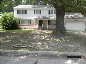 6320 Chestnut Hill Rd in Virginia Beach, VA - Building Photo