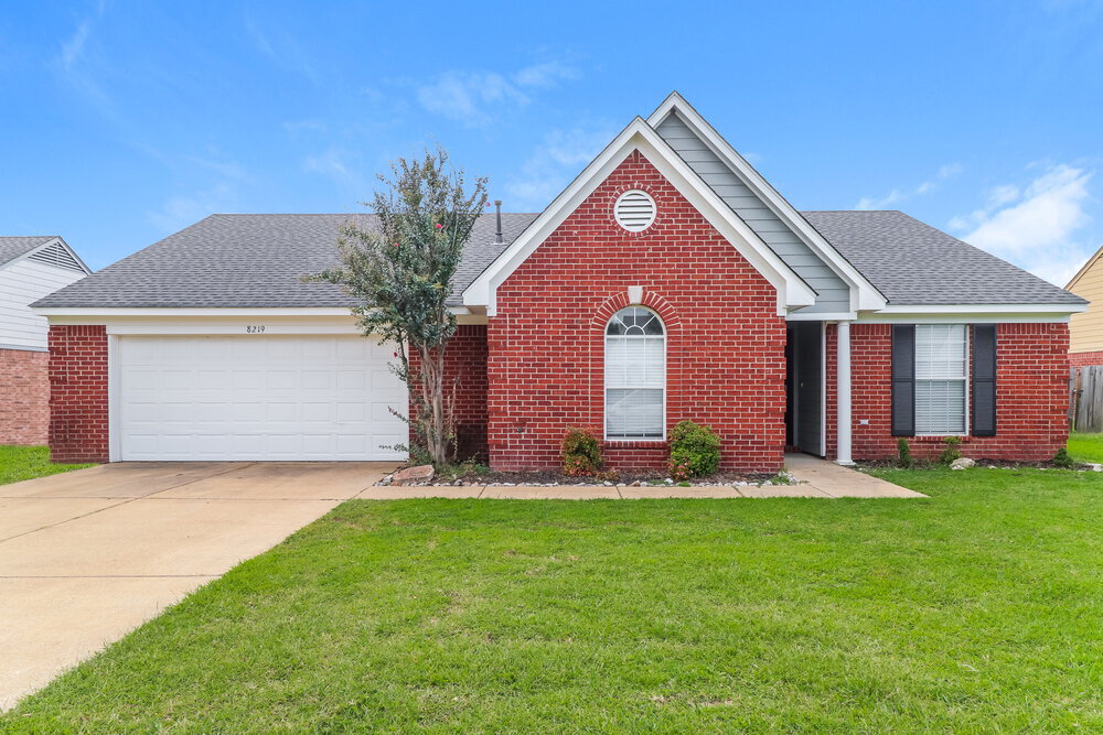 8219 Martin Dr in Southaven, MS - Foto de edificio