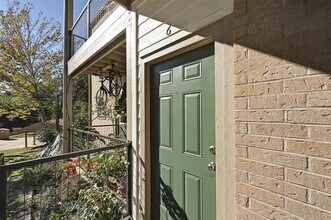 6600 Valleyside Rd in Austin, TX - Building Photo - Building Photo