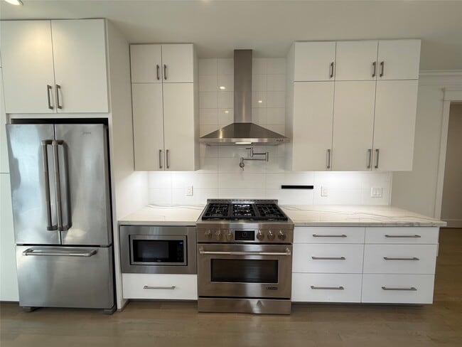 property at 804 Omar St