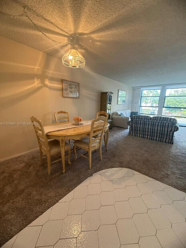 501 Three Islands Boulevard in Hallandale Beach, FL - Building Photo - Building Photo