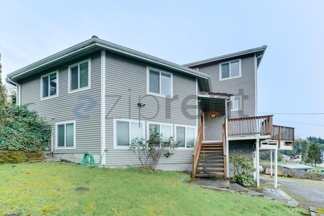 10123 Cornell Ave S in Seattle, WA - Building Photo - Building Photo