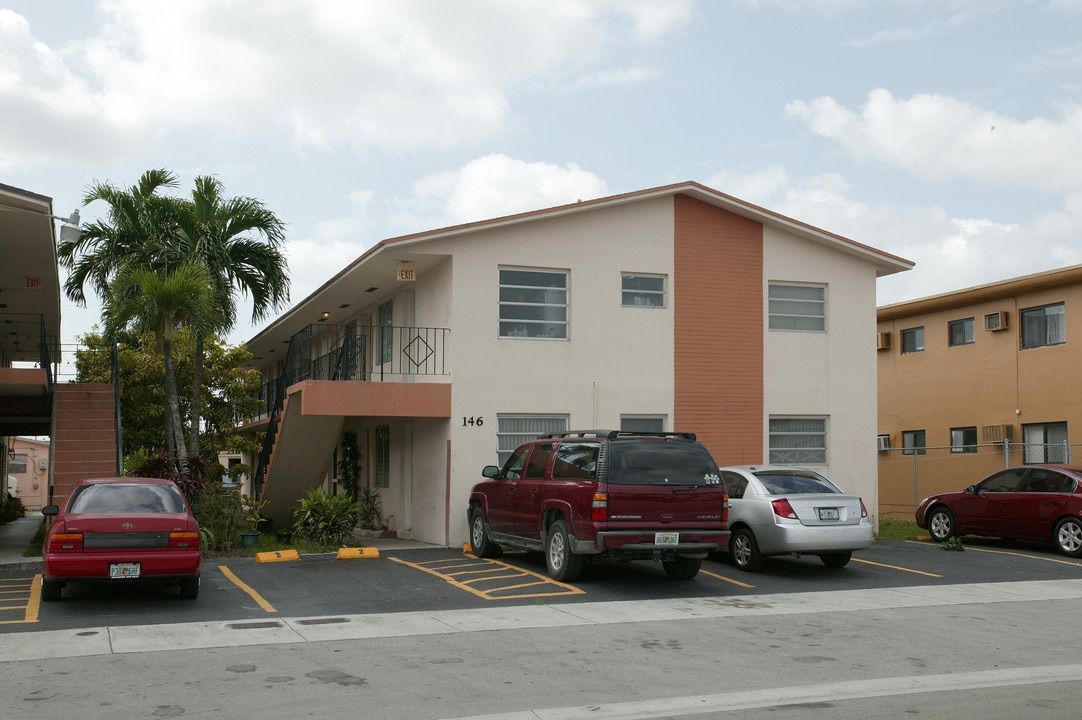 146 W 26th St in Miami, FL - Foto de edificio