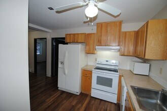 611 Nordale Rd in North Pole, AK - Building Photo - Building Photo