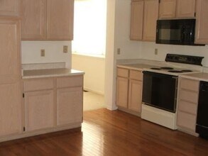 2404 S Holman Cir in Lakewood, CO - Building Photo - Building Photo