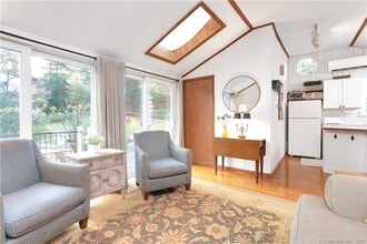 1 Ridgewood Ln in Westport, CT - Building Photo - Building Photo