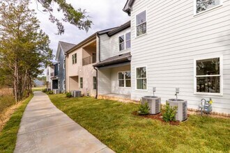 9678 Dutton Ln in Collegedale, TN - Building Photo - Building Photo