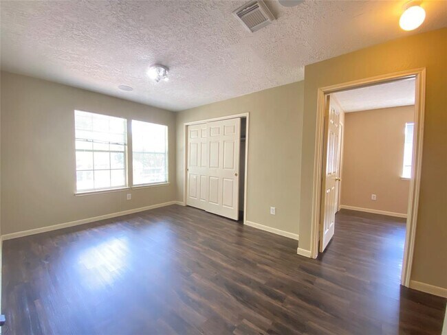 14727 Sun Harbor Dr in Houston, TX - Building Photo - Building Photo