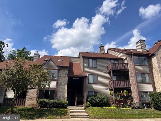 4204B Aberdeen Dr in Mount Laurel, NJ - Building Photo - Building Photo