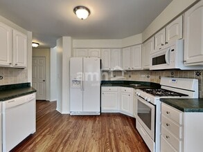 1982 Conway Ln in Aurora, IL - Building Photo - Building Photo