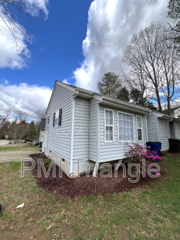 2637 Sierra Dr in Raleigh, NC - Building Photo - Building Photo