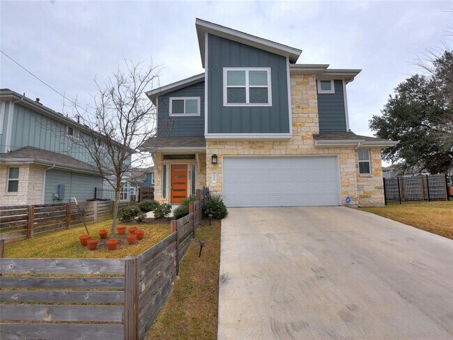 property at 2225 Maxwell Ln