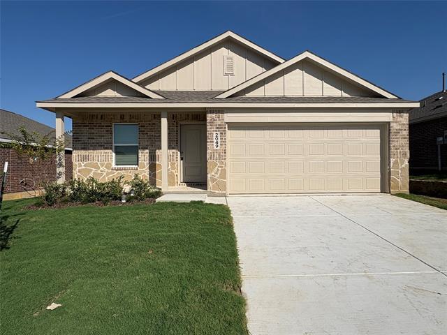 2049 Derby Ln in Aubrey, TX - Building Photo