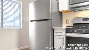 408 Regina St in San Antonio, TX - Building Photo - Building Photo