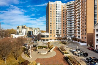 City Bella in Richfield, MN - Building Photo - Building Photo