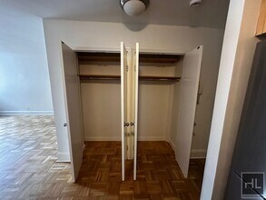 East 79th Street, Unit 8W in New York, NY - Foto de edificio - Building Photo