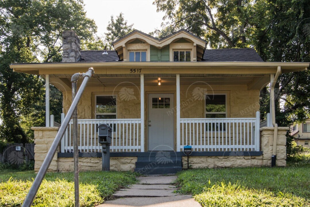 5517 Woodland Ave in Kansas City, MO - Building Photo