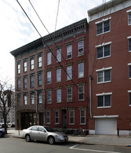 602 Clinton St in Hoboken, NJ - Building Photo - Building Photo