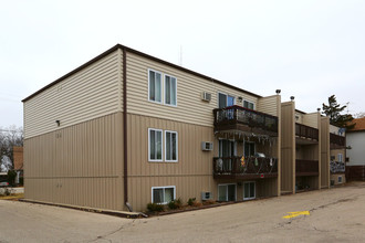 Marlene Court Apartments in Wauconda, IL - Building Photo - Building Photo