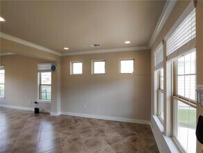 9303 McKnight Lp in Austin, TX - Building Photo - Building Photo