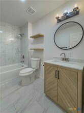 375 W Faust St in New Braunfels, TX - Building Photo - Building Photo