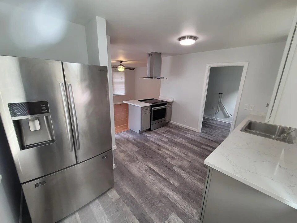 516 3rd Ave S in Kent, WA - Building Photo
