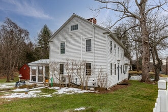 12 S Kent Rd in New Milford, CT - Building Photo - Building Photo