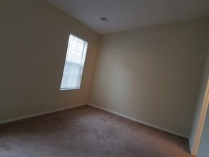 2452 Ridgehampton Ct in Reston, VA - Foto de edificio - Building Photo