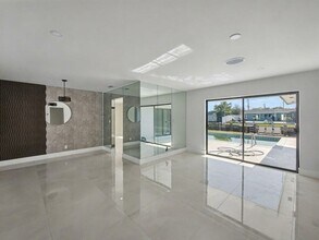 1940 NW 32nd St in Oakland Park, FL - Building Photo - Building Photo