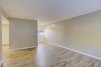 2220 Lake Rd, Unit A6 in Belmont, CA - Building Photo - Building Photo