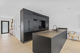 3786 NE 167th St in North Miami Beach, FL - Building Photo - Building Photo