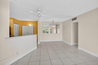 7535 S Oriole Blvd in Delray Beach, FL - Building Photo - Building Photo