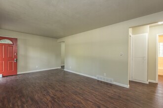 333 Leach Ave in Des Moines, IA - Building Photo - Building Photo