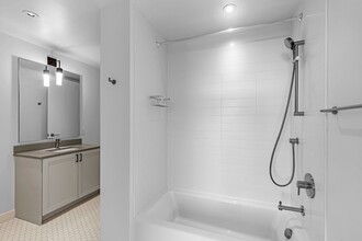 1750 Wewatta St in Denver, CO - Building Photo - Building Photo