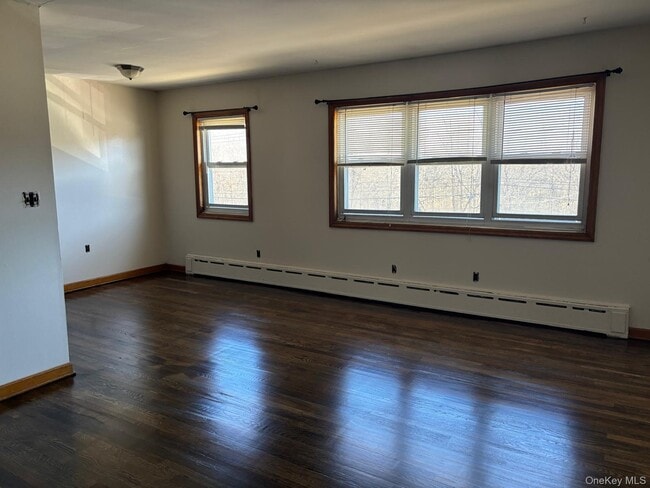 15 NJ-17 in Tuxedo, NY - Building Photo - Building Photo