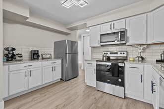 North Park Towers in Southfield, MI - Building Photo - Building Photo