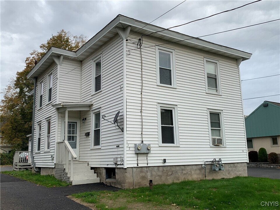 112 W 1st St S in Fulton, NY - Building Photo