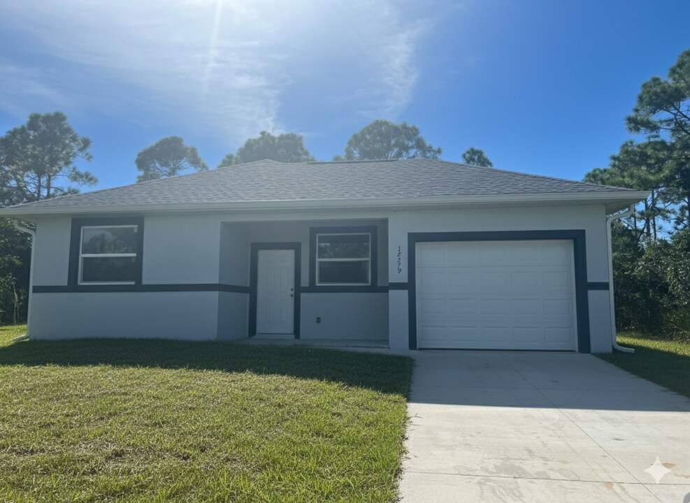 12279 Del Rio Dr in Punta Gorda, FL - Foto de edificio