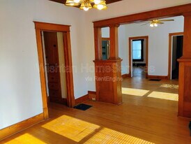 1086 N Cedar St in Galesburg, IL - Building Photo