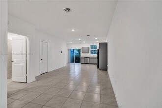 376 NW 8th Ct in Pompano Beach, FL - Building Photo - Building Photo
