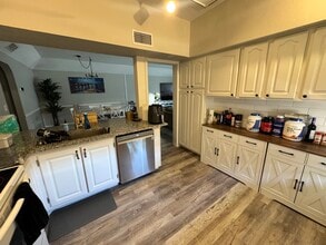 604 Cordova Green in Largo, FL - Building Photo - Building Photo