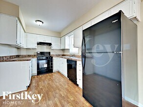 8920 Woody Trail in Wonder Lake, IL - Foto de edificio - Building Photo