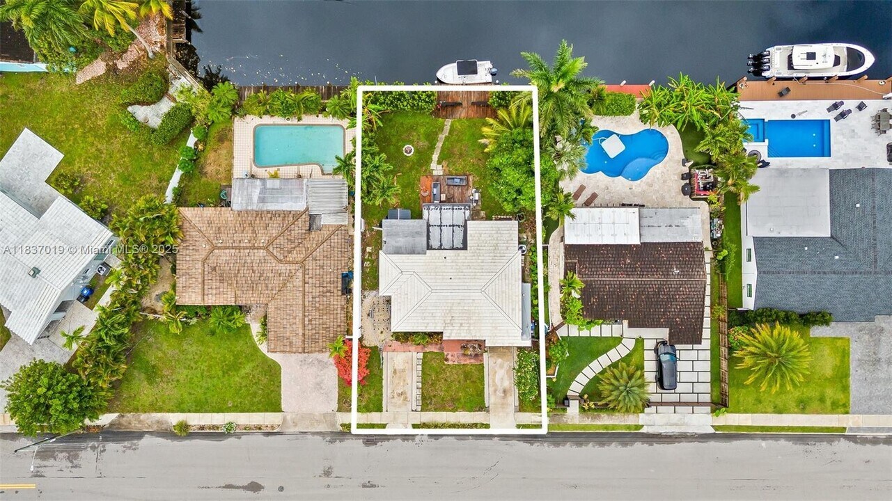 908 SW 12th Ct in Fort Lauderdale, FL - Building Photo
