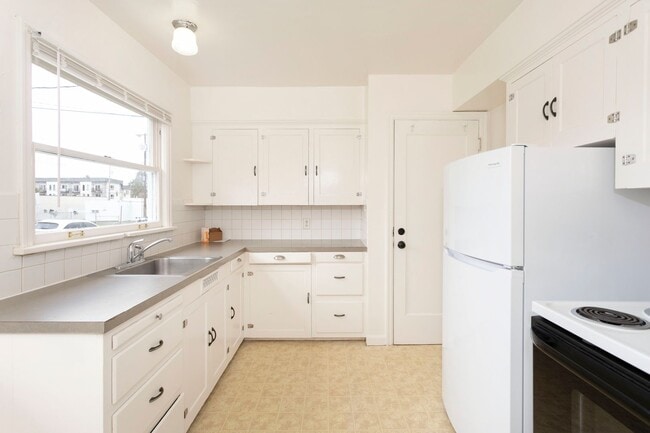 property at 7334 N Concord Ave