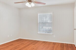 1401 Paige St in Houston, TX - Building Photo