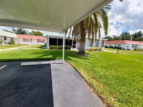 1802 Bedford Ln in Sun City Center, FL - Building Photo - Building Photo