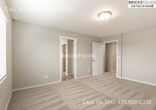 18729 107th Ave Ct E in Puyallup, WA - Building Photo - Building Photo