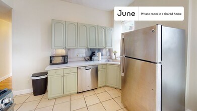 Room in Shared 4 bed/2 bath home in Boston, MA - Building Photo - Building Photo